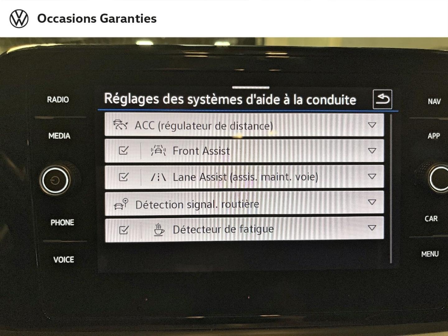 Voitures occasions VOLKSWAGEN T-ROC Life Plus Paris