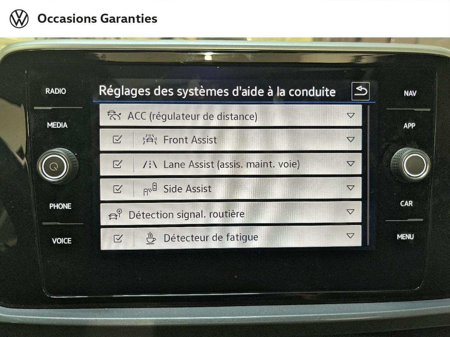 Voitures occasions VOLKSWAGEN T-ROC Style Exclusive Paris