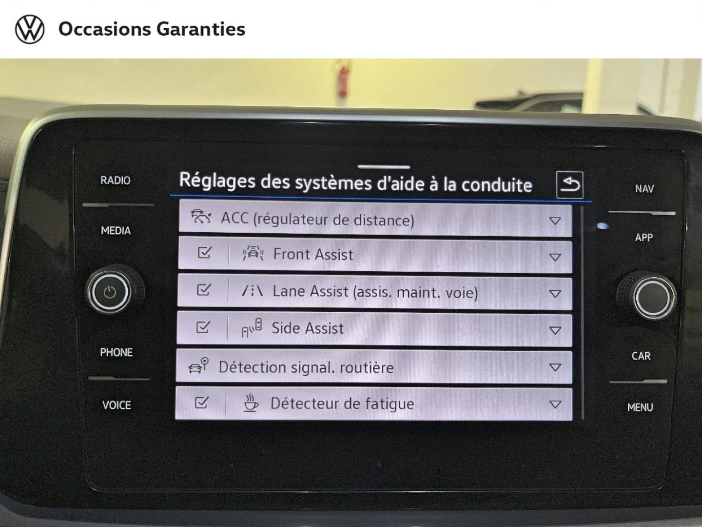 Voitures occasions VOLKSWAGEN T-ROC Style Exclusive Paris