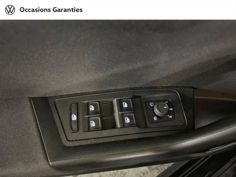 Voitures occasions VOLKSWAGEN T-ROC Life Plus Paris