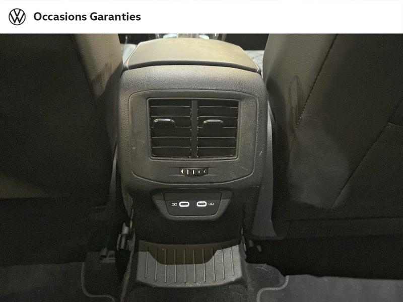 Voitures occasions VOLKSWAGEN T-ROC R-Line Paris