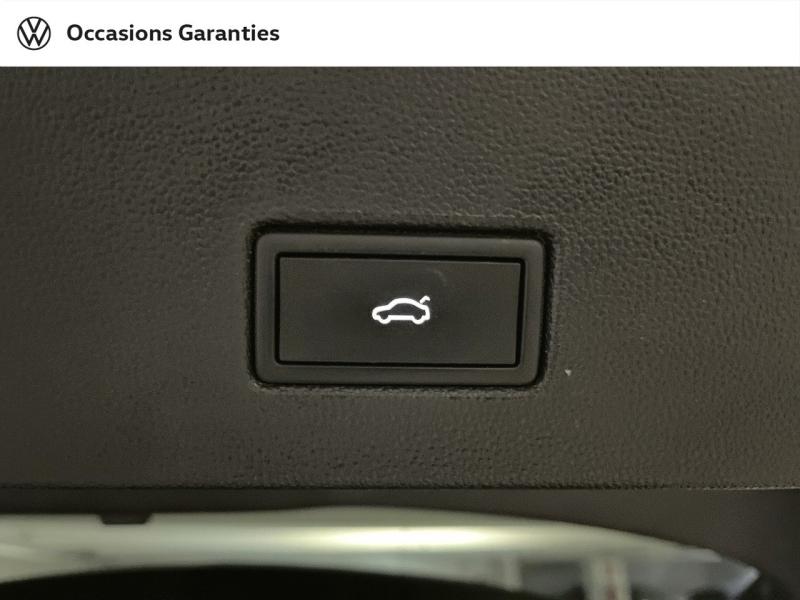 Voitures occasions VOLKSWAGEN T-ROC Carat Exclusive Paris