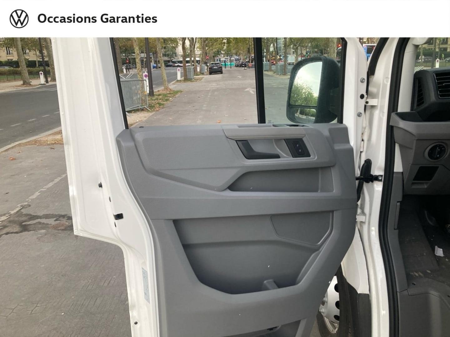 Voitures occasions VOLKSWAGEN UTILITAIRES Crafter PlatCb Business Paris