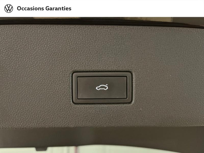 Voitures occasions VOLKSWAGEN T-ROC Carat Exclusive Paris