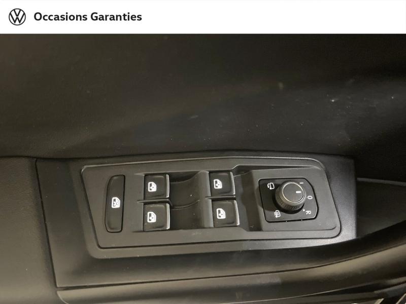 Voitures occasions VOLKSWAGEN T-ROC Carat Exclusive Paris