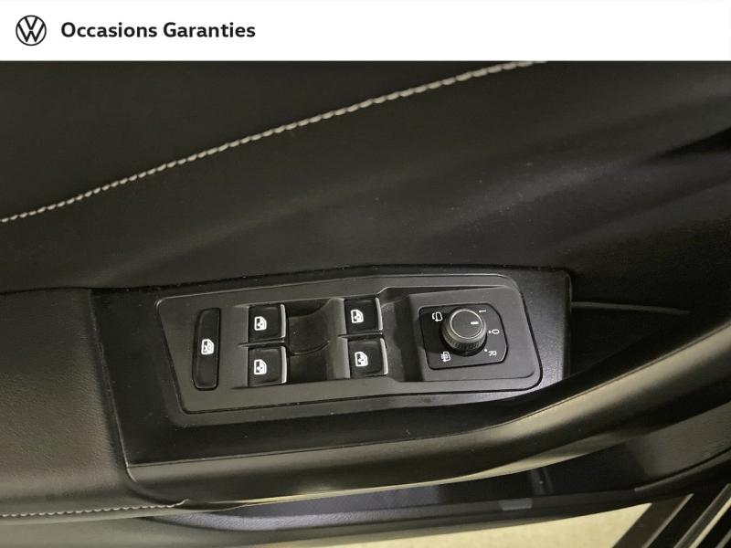 Voitures occasions VOLKSWAGEN T-ROC R-Line Paris
