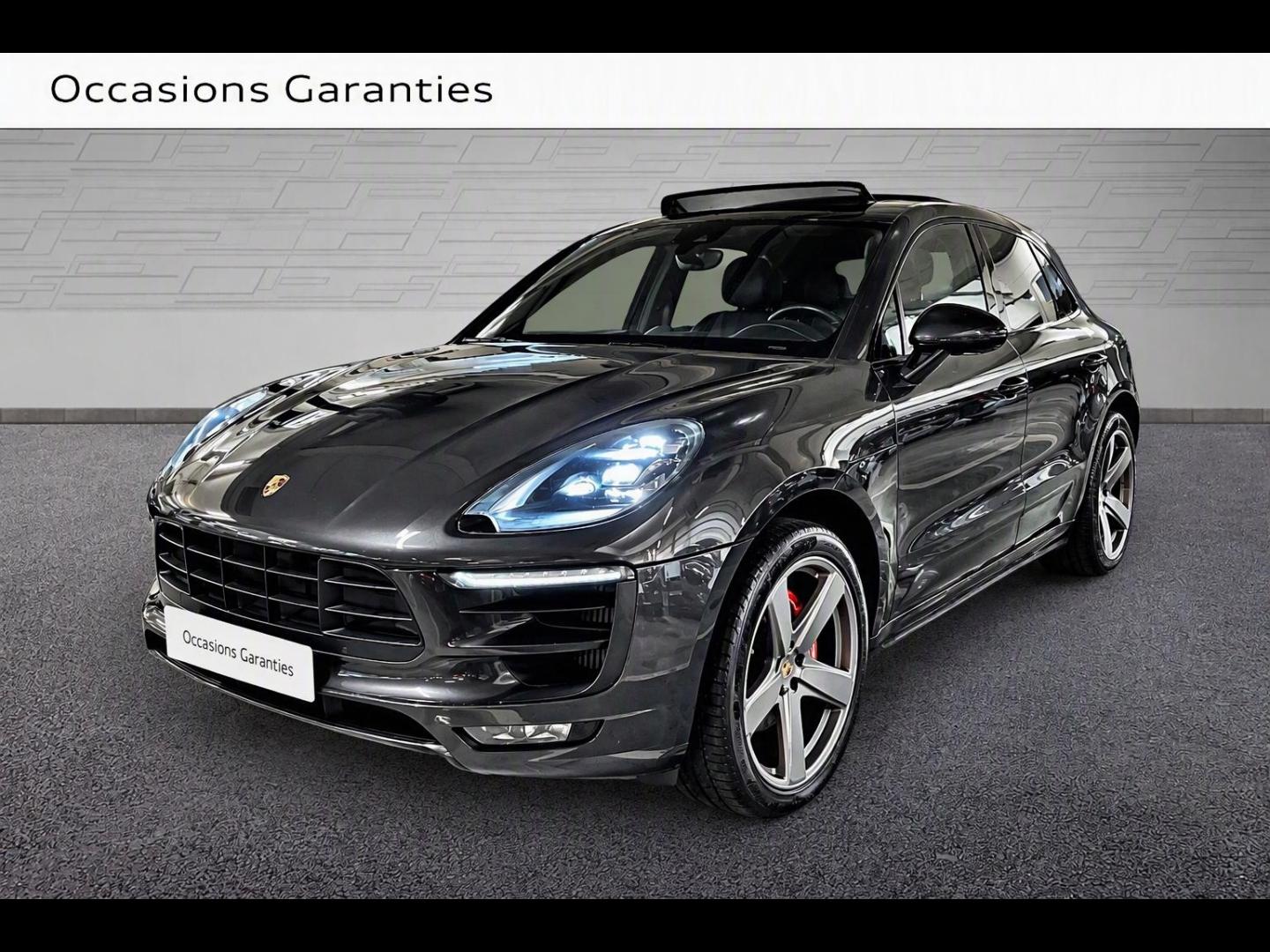 PORSCHE MACAN