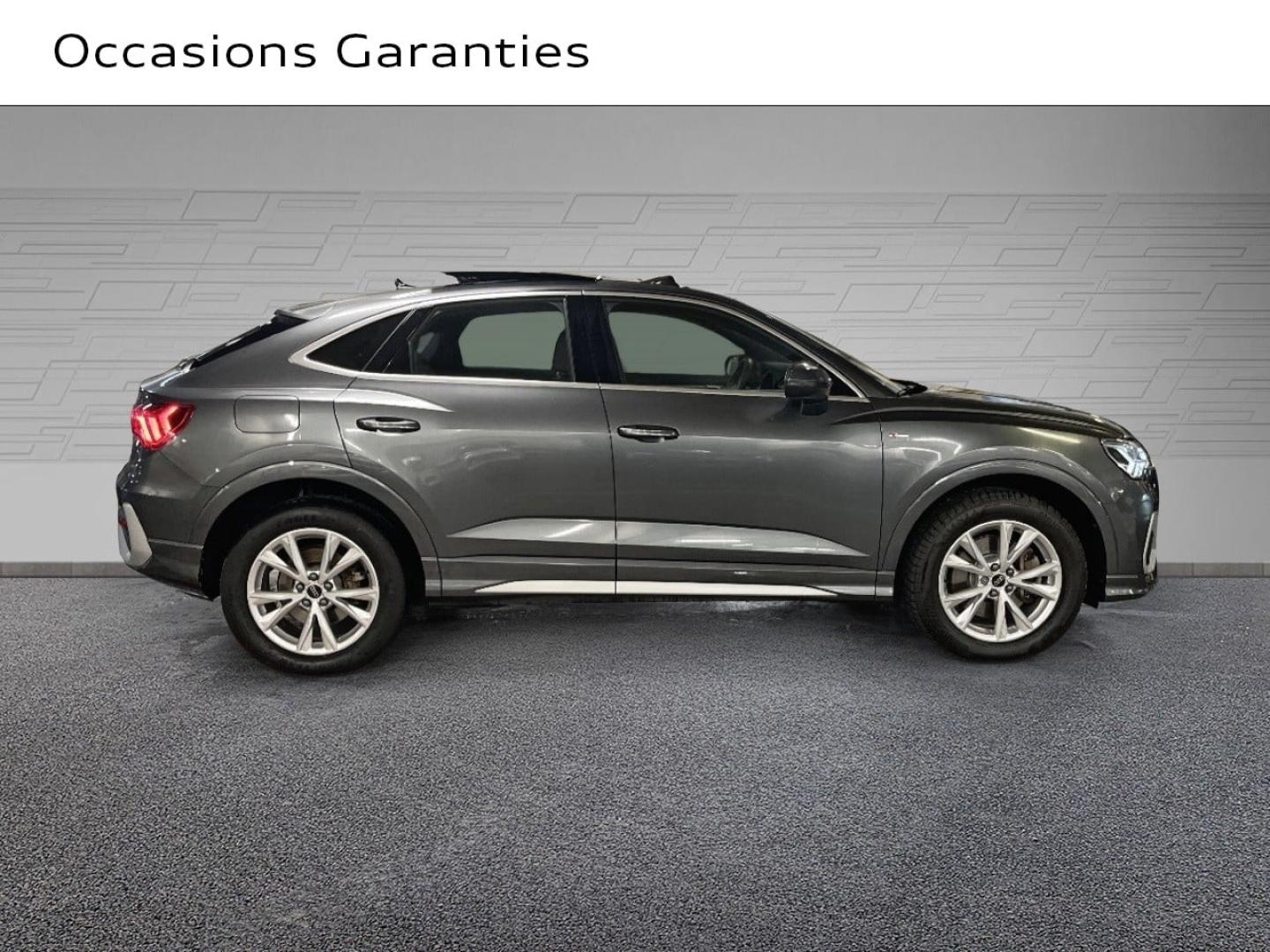 Voitures occasions Audi Q3 Sportback S line Paris