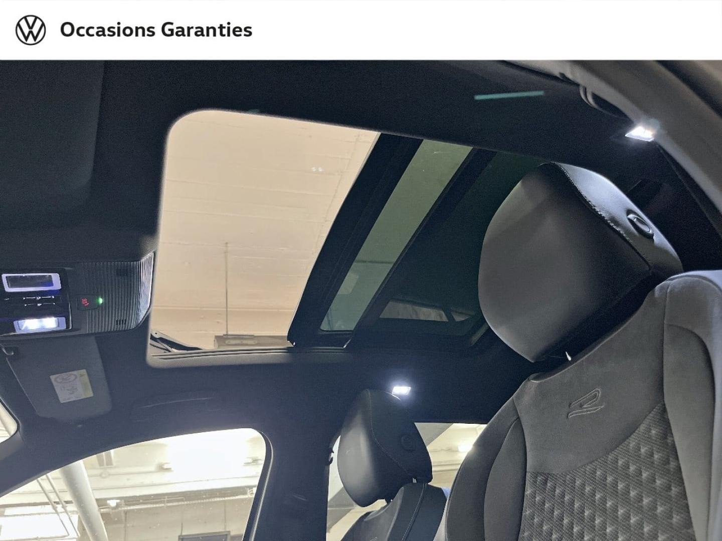 Voitures occasions VOLKSWAGEN T-ROC R-Line Paris