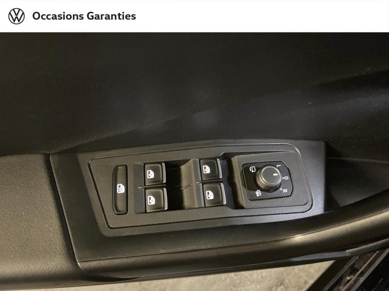 Voitures occasions VOLKSWAGEN T-ROC Carat Exclusive Paris