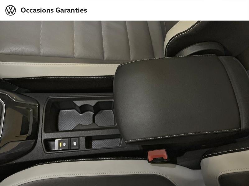 Voitures occasions VOLKSWAGEN T-ROC Carat Exclusive Paris