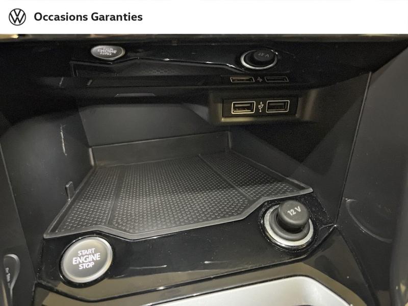 Voitures occasions VOLKSWAGEN T-ROC Carat Exclusive Paris