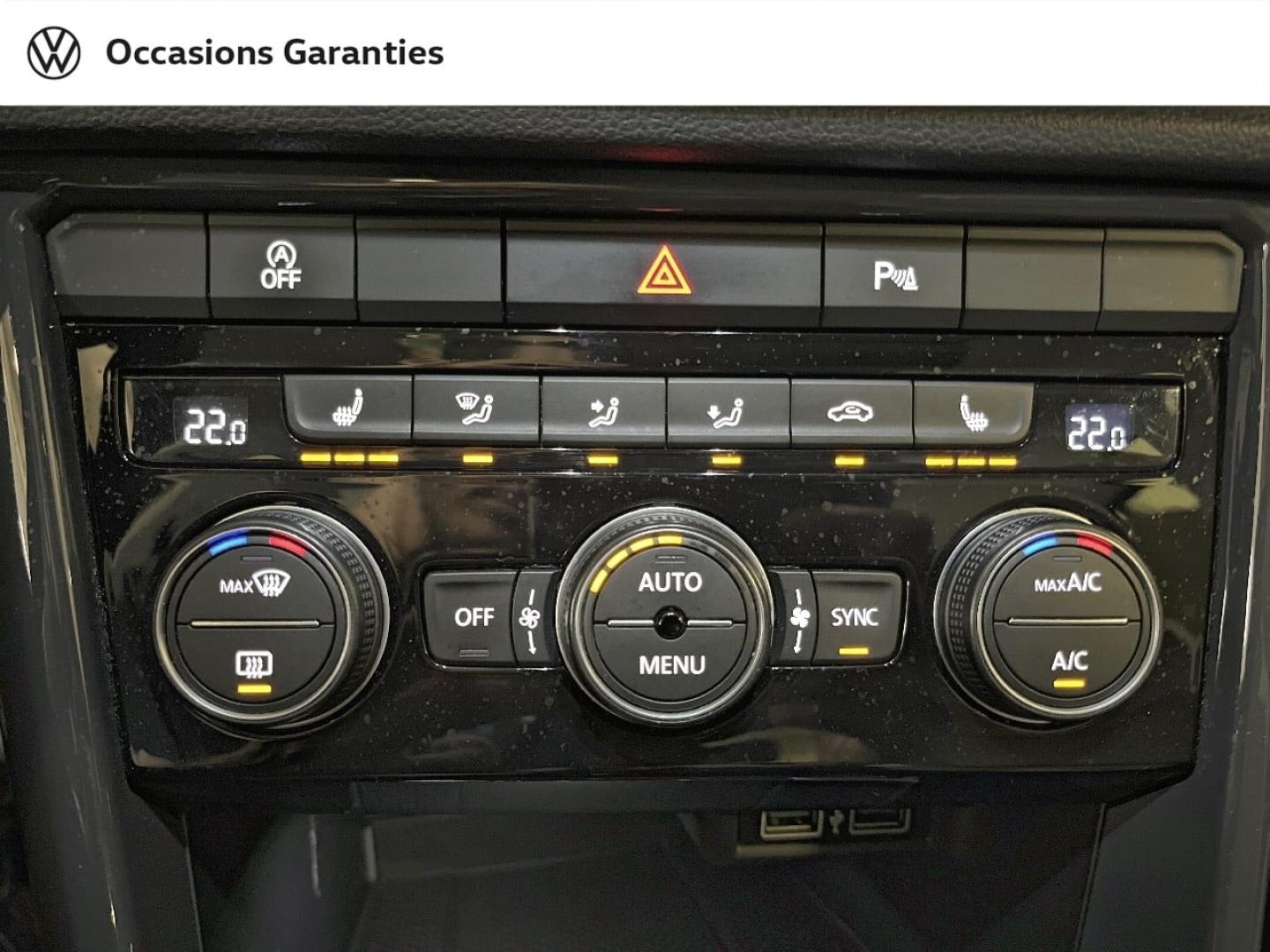 Voitures occasions VOLKSWAGEN T-ROC Carat Exclusive Paris
