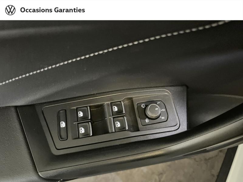Voitures occasions VOLKSWAGEN T-ROC R-Line Paris