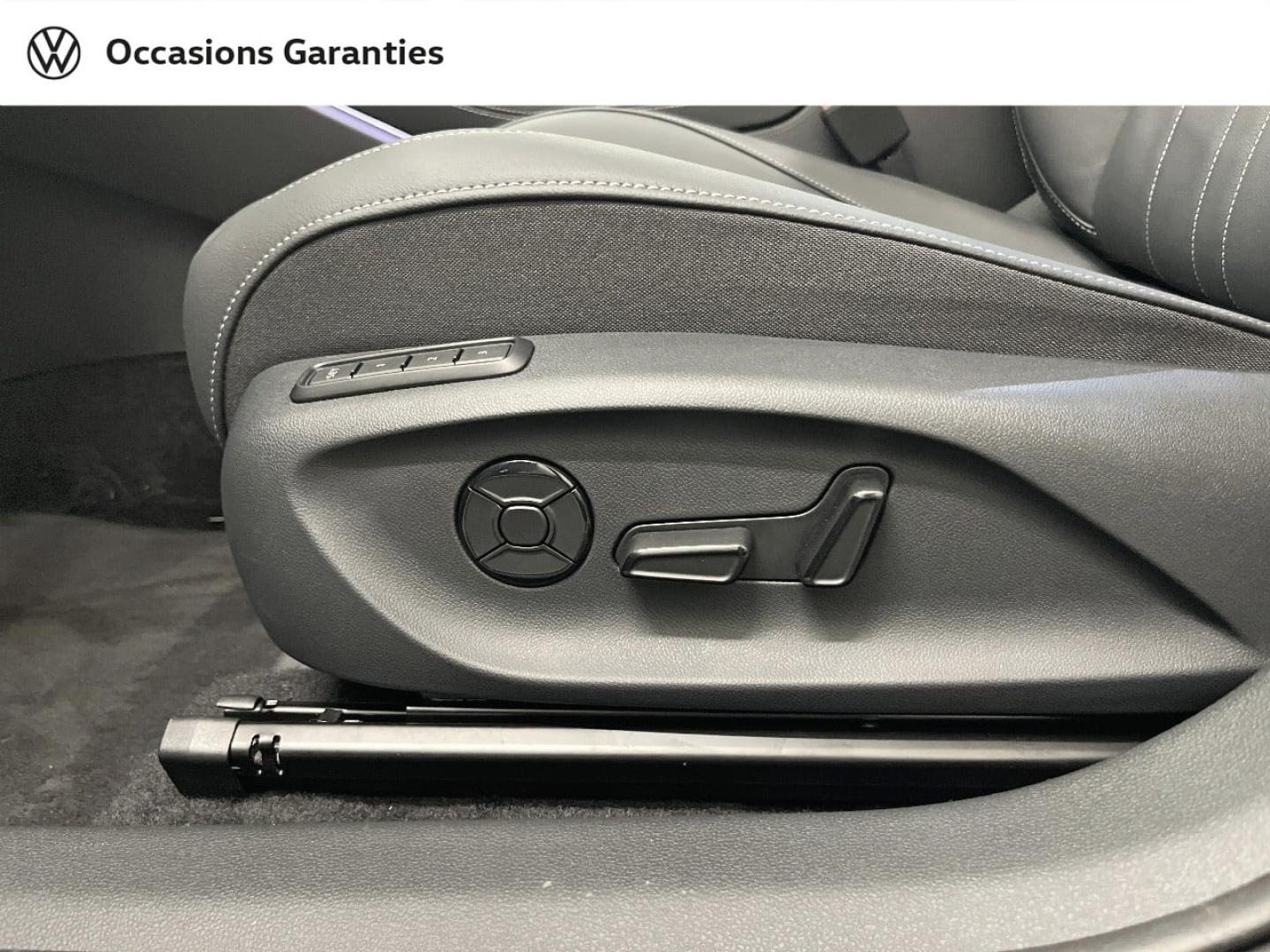 Voitures occasions VOLKSWAGEN T-ROC R-Line Paris