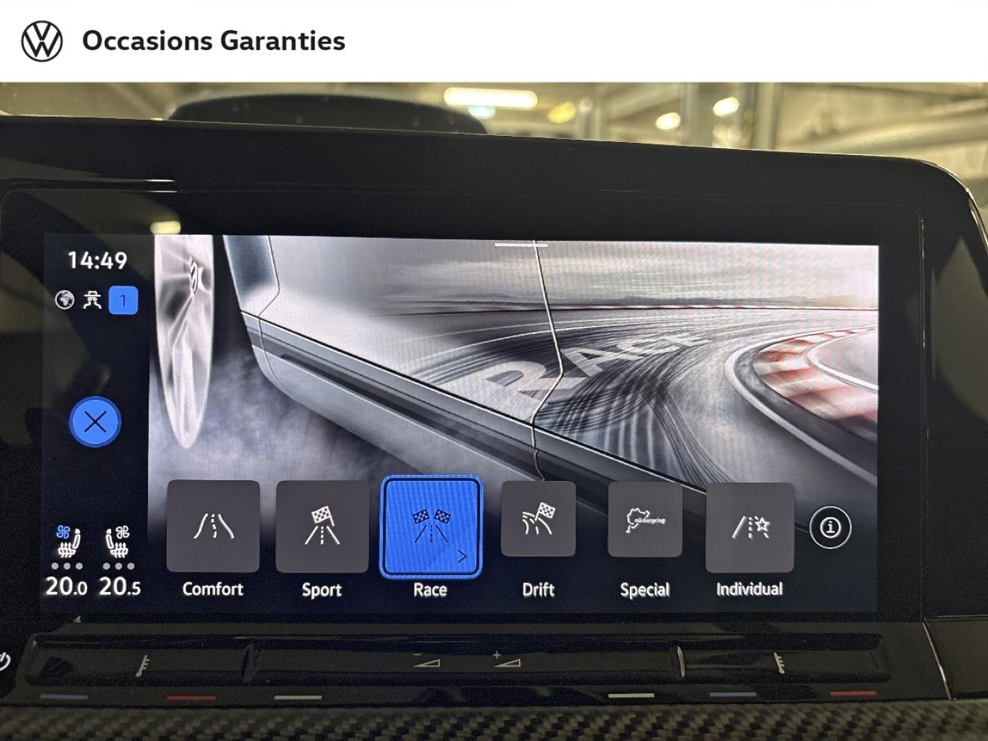 Voitures occasions VOLKSWAGEN GOLF R 20 ans Paris