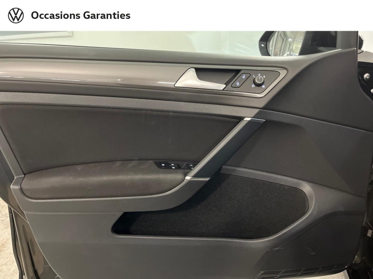 Voitures occasions VOLKSWAGEN GOLF Connect Paris