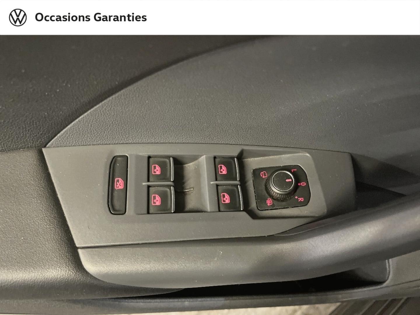 Voitures occasions VOLKSWAGEN T-CROSS Carat Paris