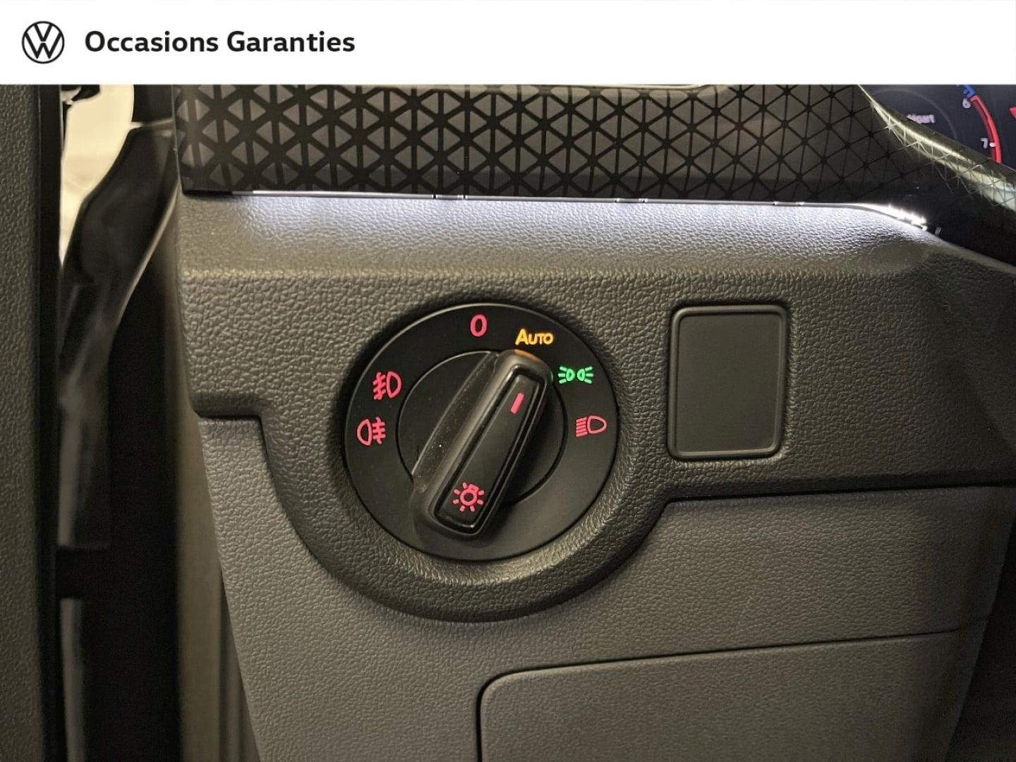 Voitures occasions VOLKSWAGEN T-CROSS Carat Paris