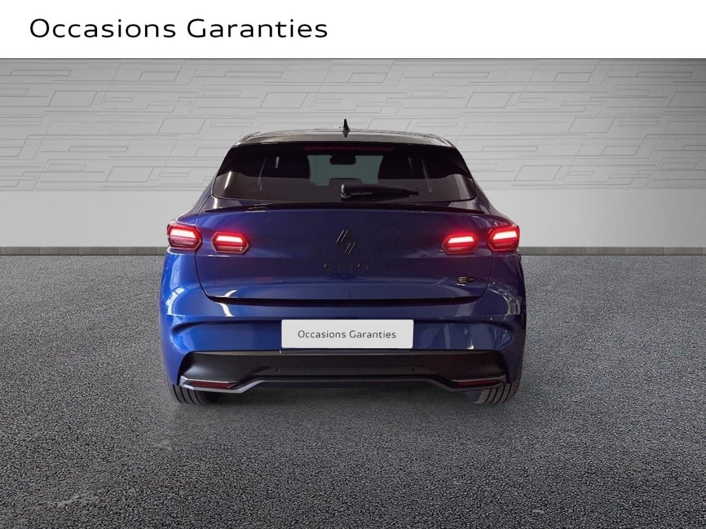 Voitures occasions RENAULT CLIO esprit Alpine Paris