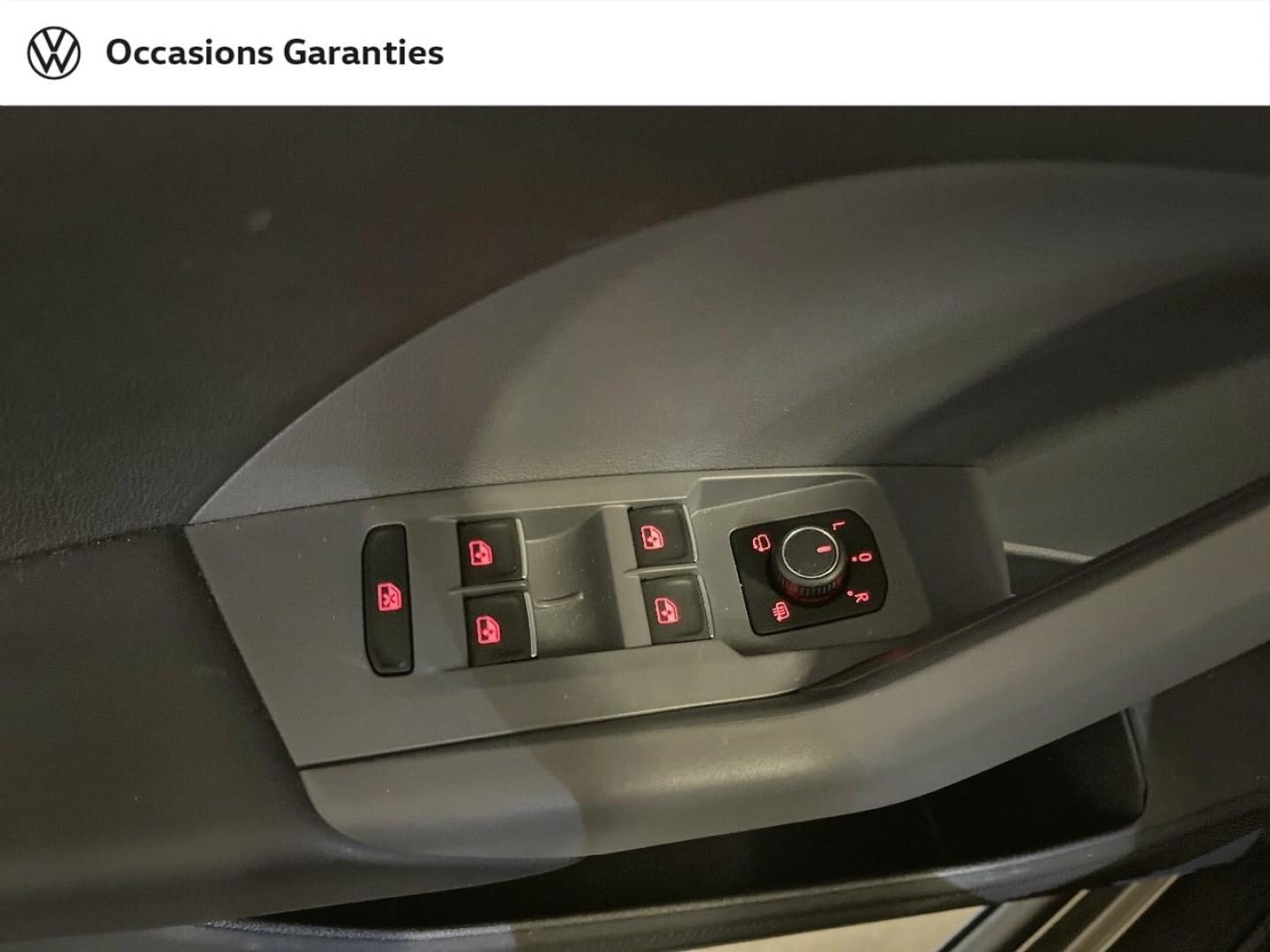 Voitures occasions VOLKSWAGEN T-CROSS Carat Paris