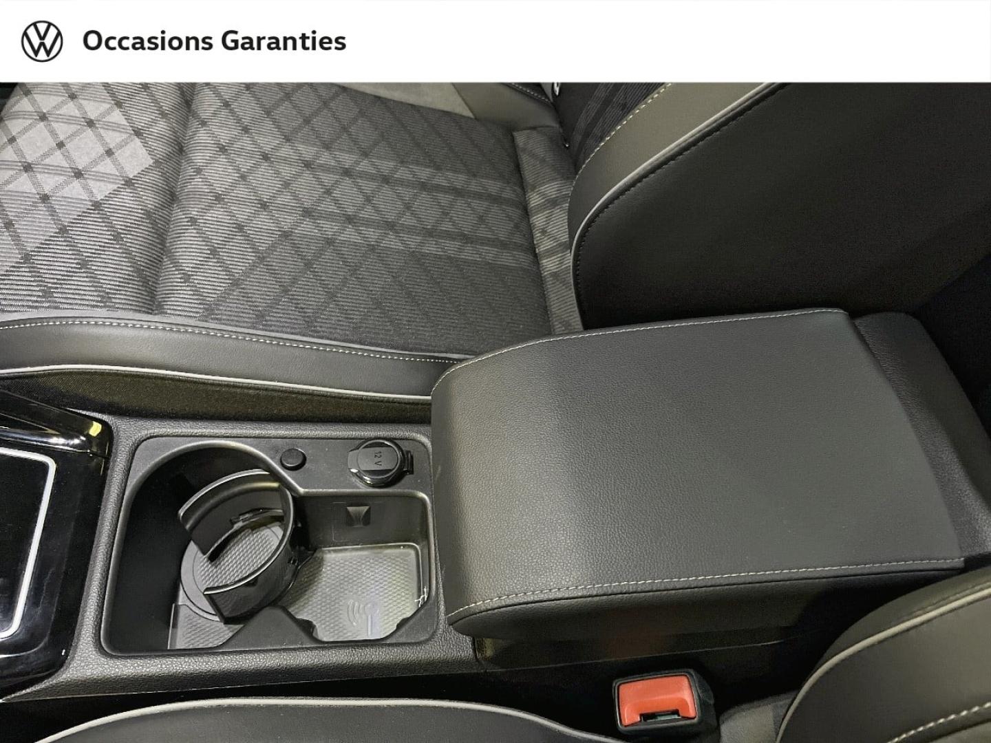 Voitures occasions VOLKSWAGEN GOLF R-Line Paris