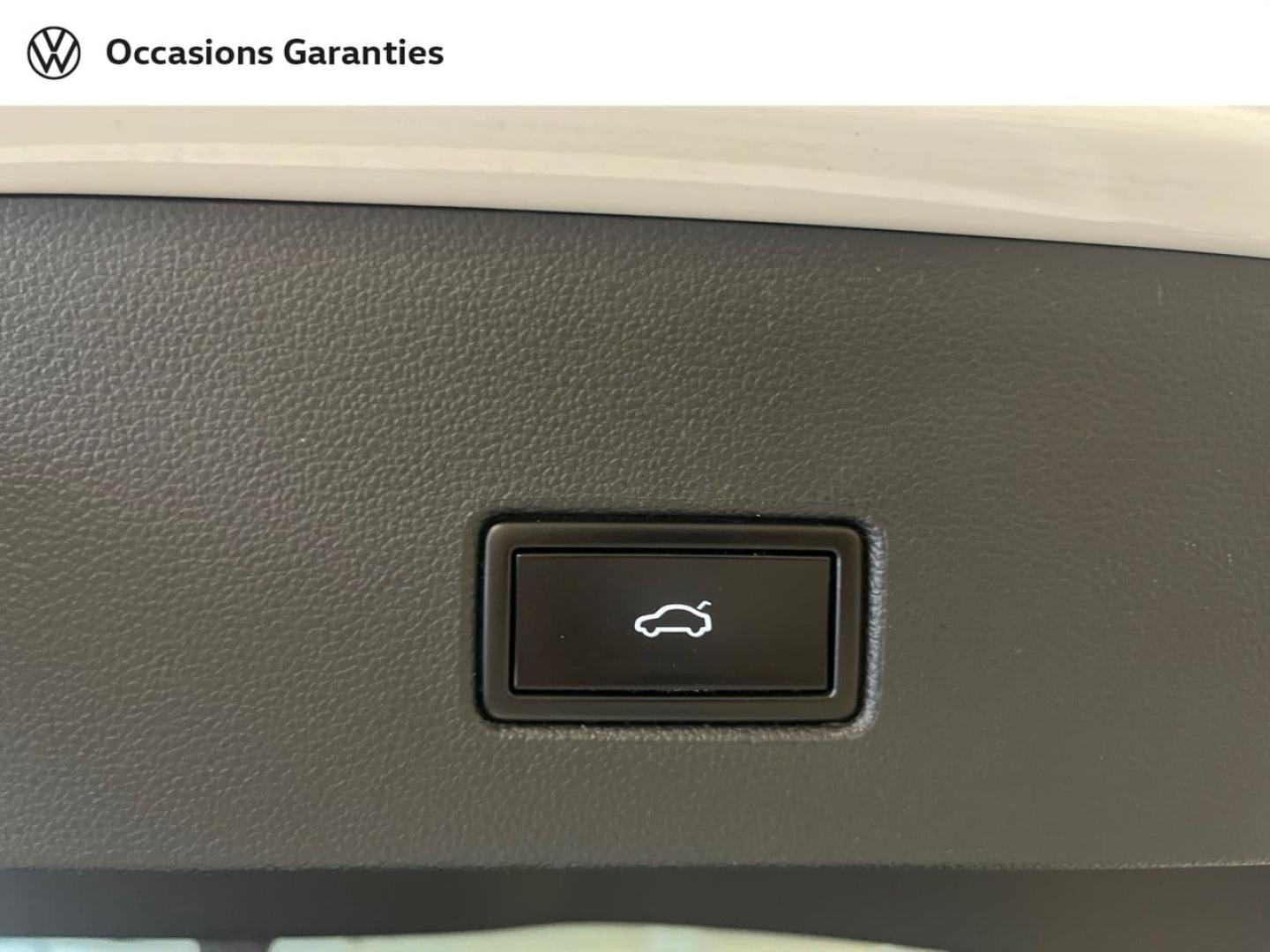 Voitures occasions VOLKSWAGEN T-ROC Carat Exclusive Paris