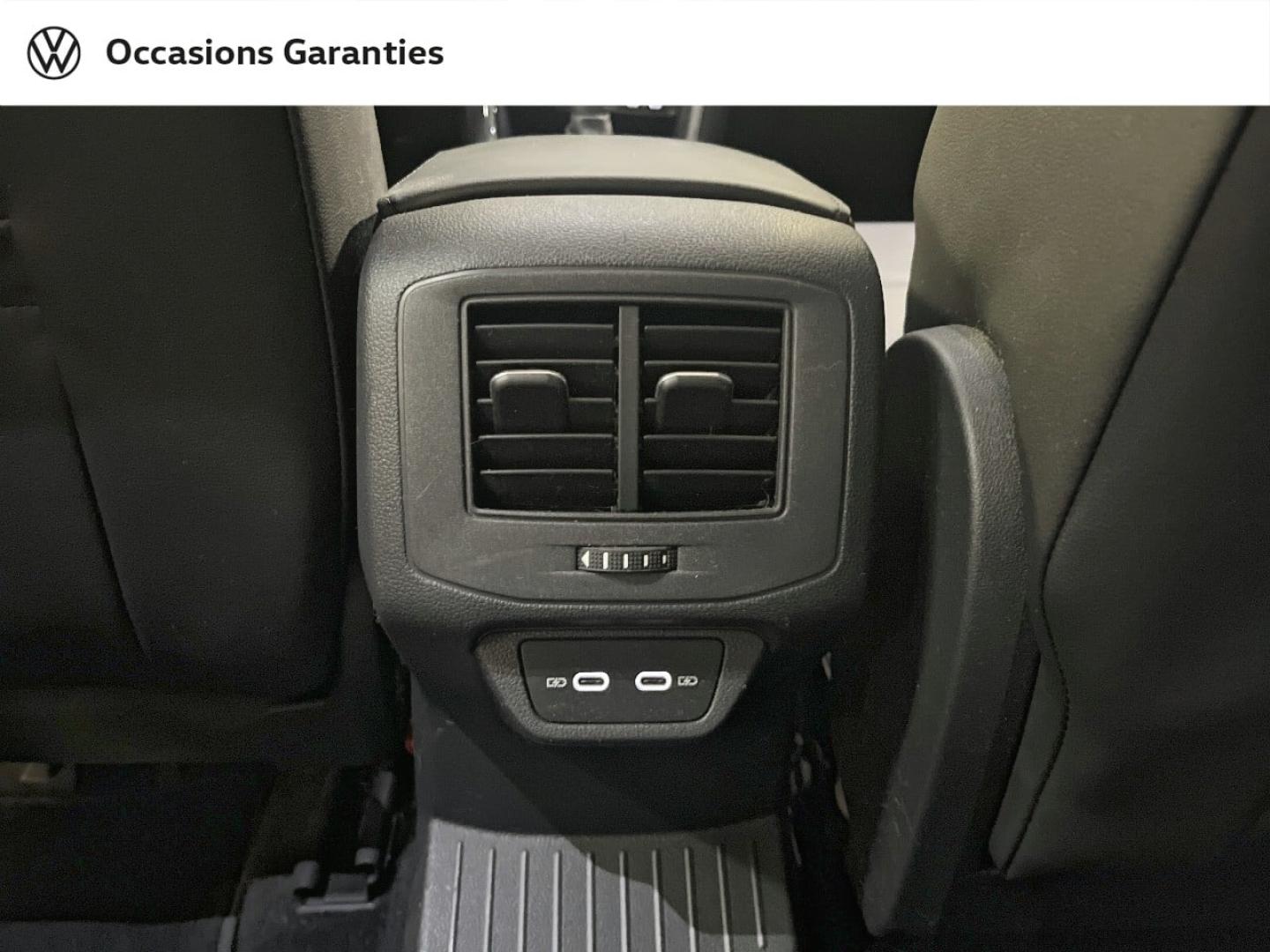 Voitures occasions VOLKSWAGEN T-ROC Carat Exclusive Paris