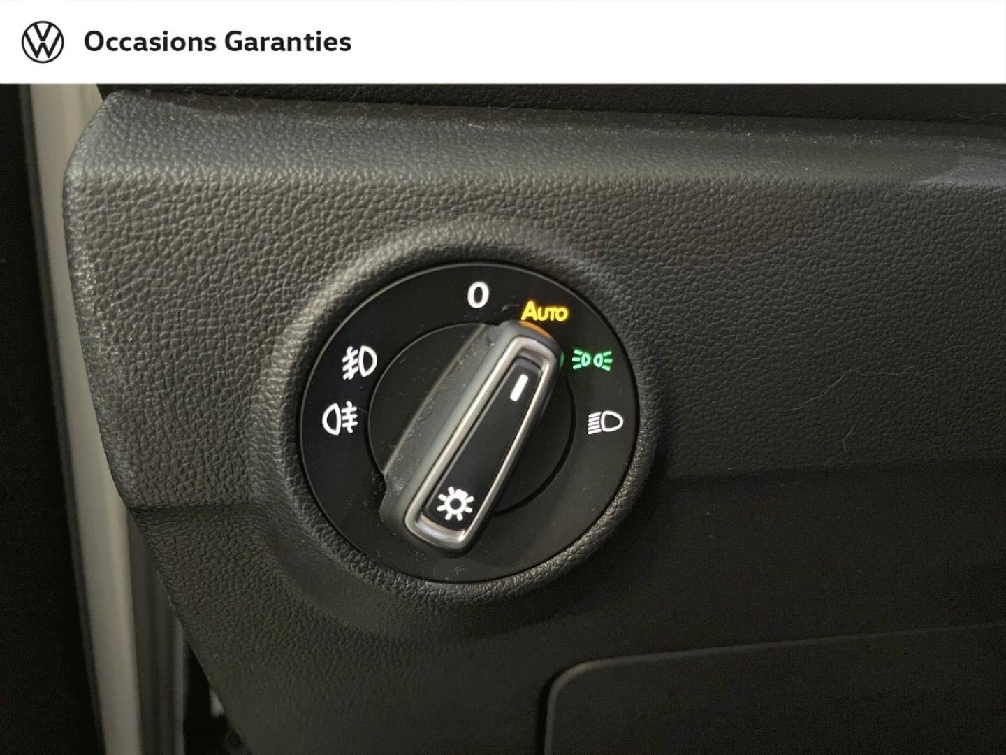 Voitures occasions VOLKSWAGEN T-ROC Carat Exclusive Paris