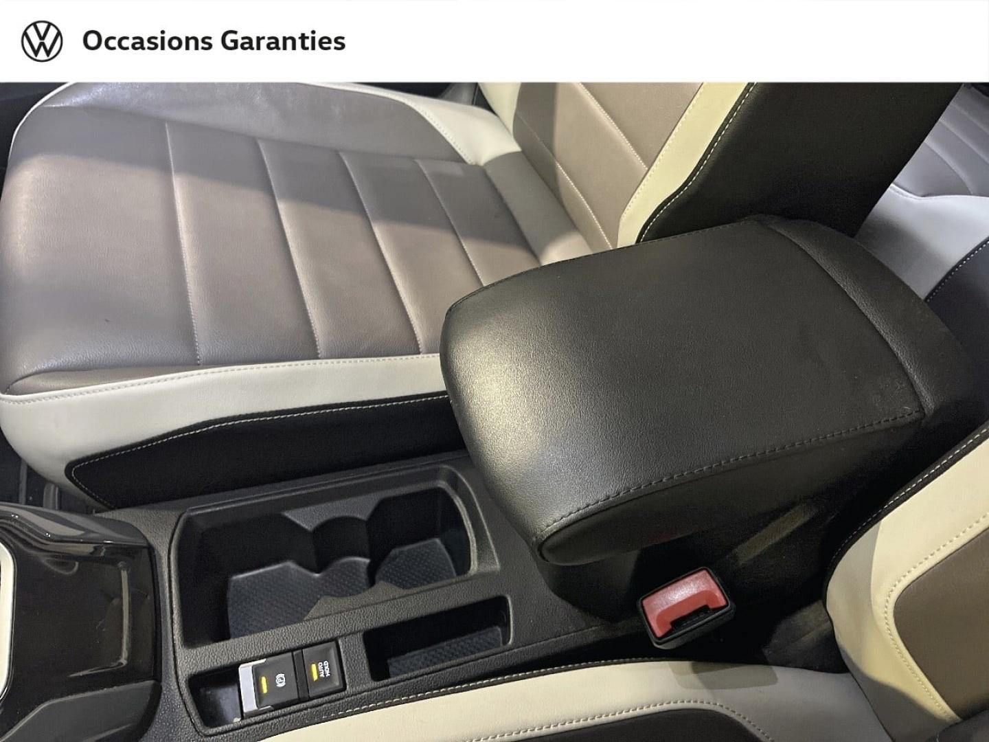 Voitures occasions VOLKSWAGEN T-ROC Carat Exclusive Paris