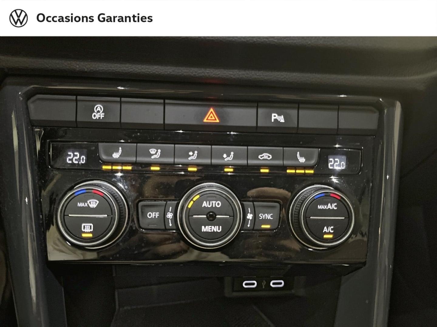 Voitures occasions VOLKSWAGEN T-ROC Carat Exclusive Paris