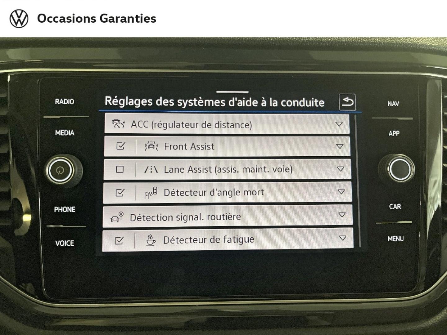 Voitures occasions VOLKSWAGEN T-ROC Carat Exclusive Paris