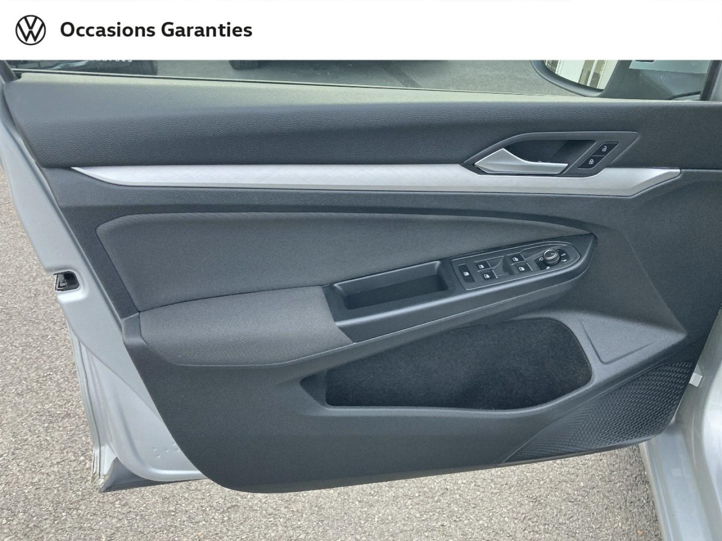 Voitures occasions VOLKSWAGEN GOLF Life 1st Abbeville